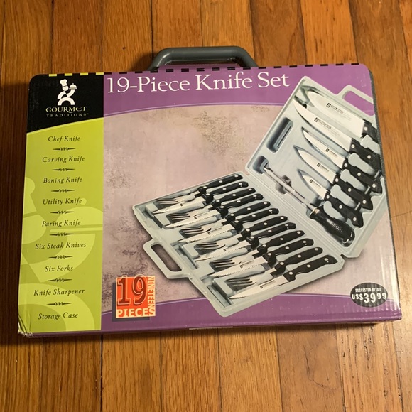 Gourmet traditions, 19 piece knife, set new in box. Comes with sharpener. - Picture 2 of 5
